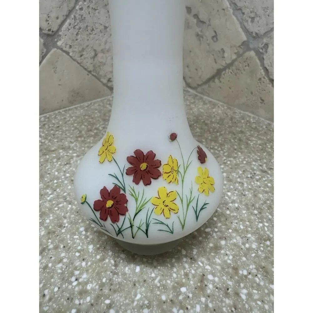 Vintage Fenton Frosted White Daisy Floral Bud Vase Ruffled Scalloped Cottagecore